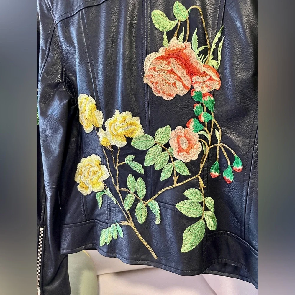 😎🌹Moto jacket embroidered S black faux leather🌹😎 - Picture 3 of 10